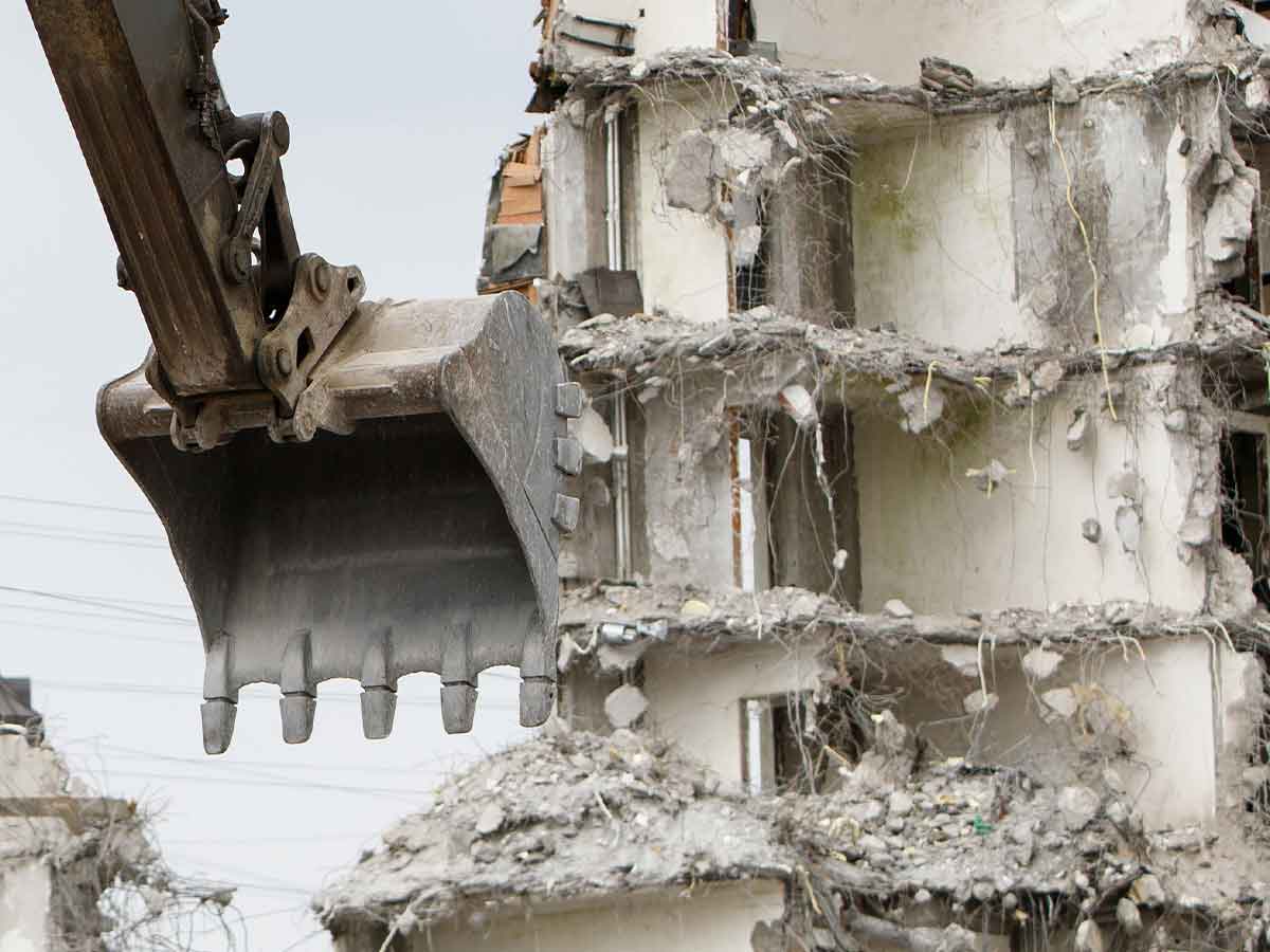 Demolition pros teardown house in panama city florida